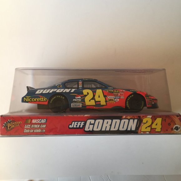Winners Circle 1:24 NASCAR Jeff Gordon # 24 Du Pont Chevy Impala SS Die-Cast Car - Picture 4 of 5